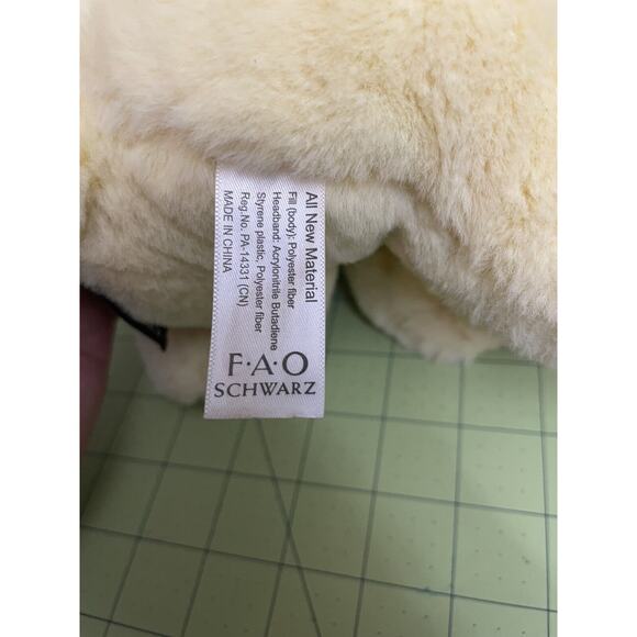 FAO Schwarz Yellow Lab Puppy Dog Plush 14" Santa Hat Labrador Stuffed Animal - Picture 6 of 8